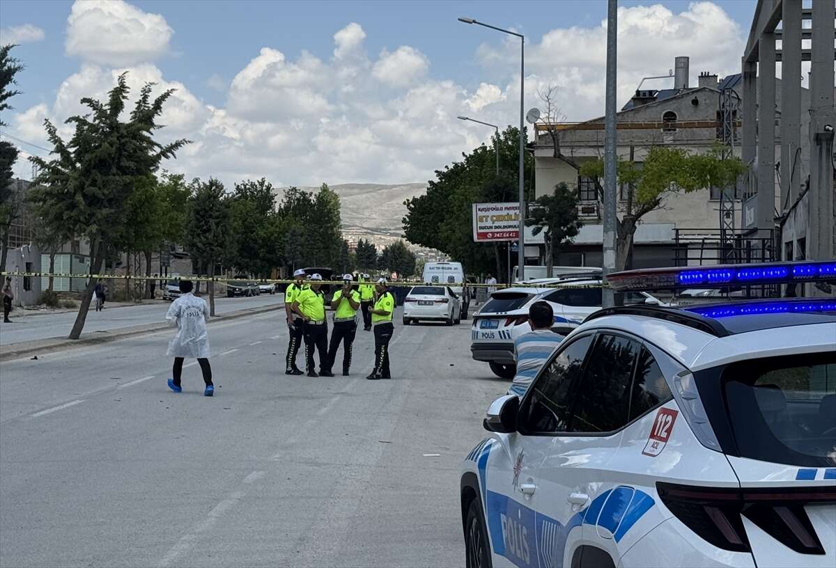 Konya’da yürek yakan veda! Ayşenur Can’ı son yolculuğuna babası uğurladı 1